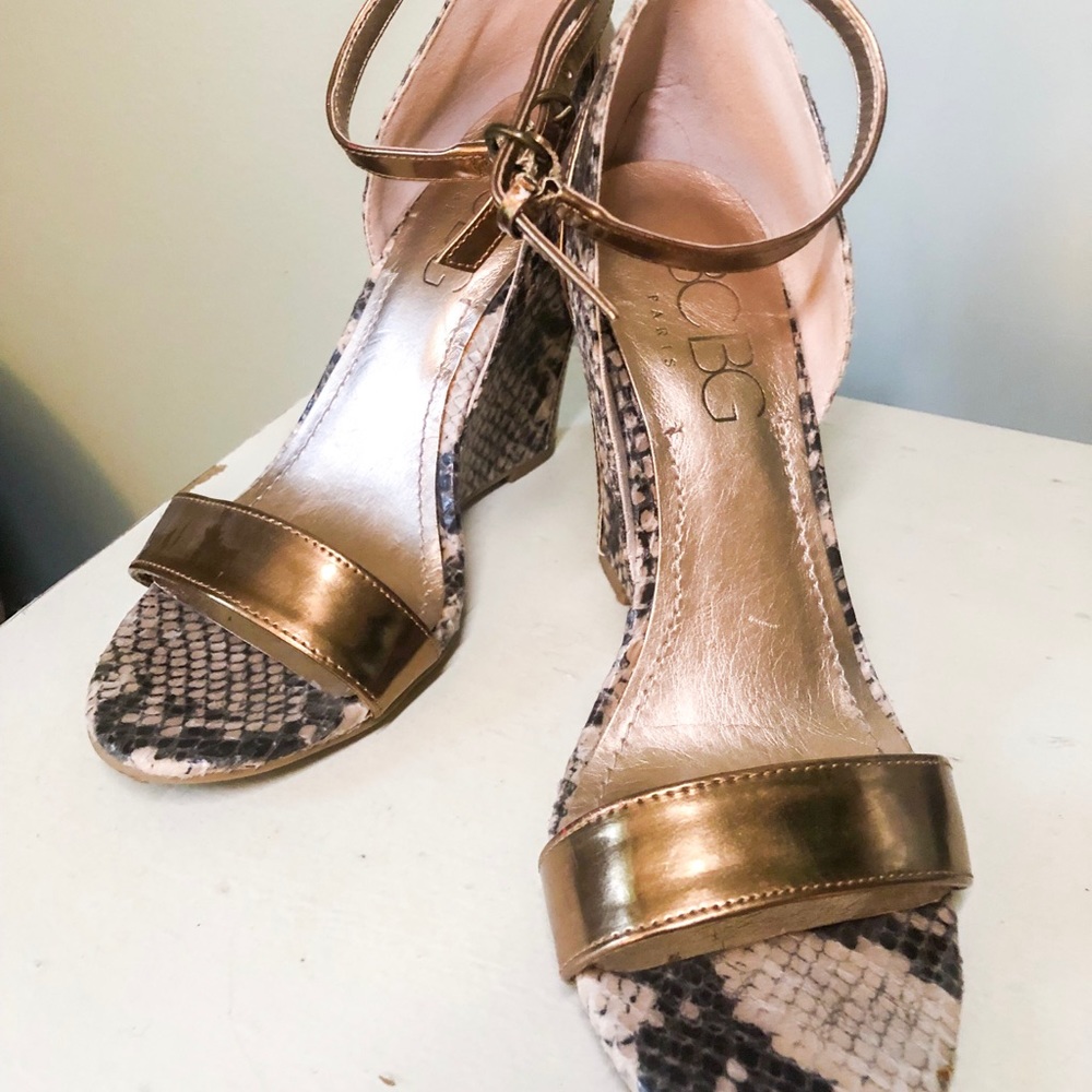 Summer glamour gold and snake wedge heels!